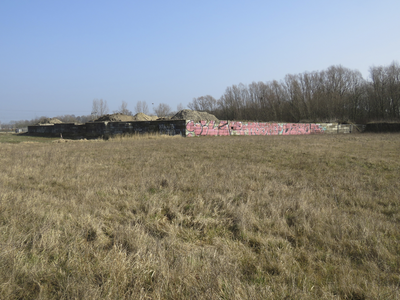 907457 Gezicht op de Grond- en Reststoffenbank Utrecht IBU, bij het Maarschalkerweerdpad te Utrecht.